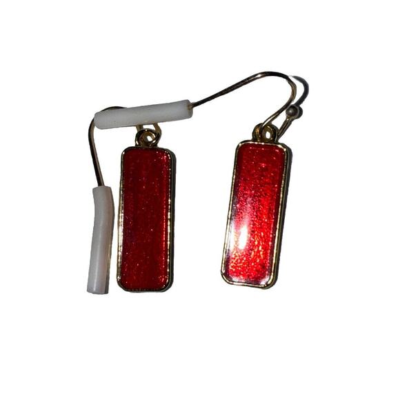 NWT Goldtone Red Dangling Earrings - Picture 1 of 2